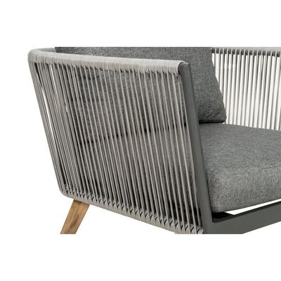 Muebles modernos para exteriores con marco de aluminio y acabado de grano de madera