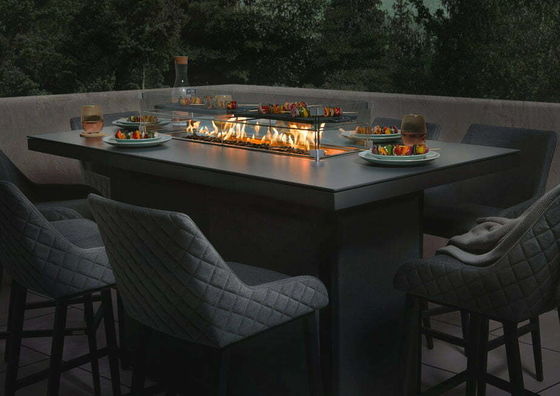 Envasado de correo JUNIÓN Todo tiempo Comedor al aire libre Con una mesa con chimenea