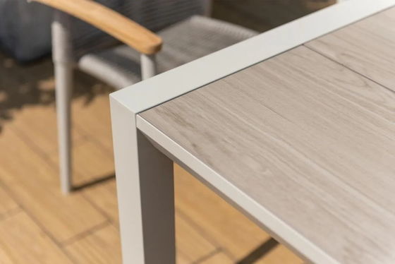 Disfruta de comidas al aire libre con el juego de jardín de aluminio de lujo AJUNION y el sillón de tejido de cuerda