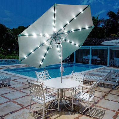 Paraguas de playa con luces solares LED y poste central de aluminio