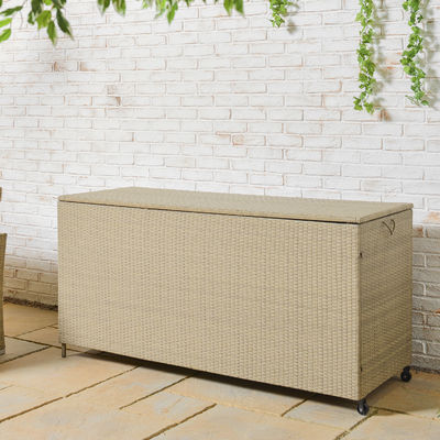 Cuadro de almacenamiento de jardín de Wicker Rattan con ruedas por AJUNION