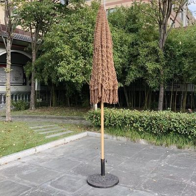 Paraguas para el patio de la playa al aire libre con collar de madera y material de poliéster