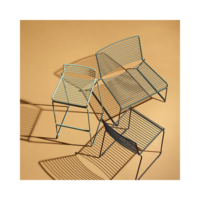 Silla de jardín con marco de acero Diseño colorido y minimalista para interiores al aire libre por AJUNION
