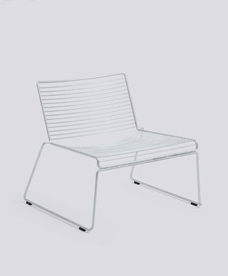 Silla de jardín con marco de acero Diseño colorido y minimalista para interiores al aire libre por AJUNION