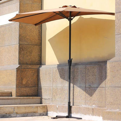 Bistro Jardín al aire libre Patio Mano manivela elevador sombrilla 9 * 4.5 * 7.87 FT Semi redonda sombra de sol