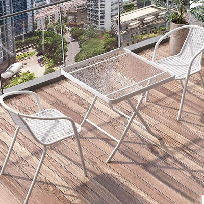 Restaurante al aire libre Balcón Cafetería Patio Jardín Conjunto de silla de ratán y pequeña mesa cuadrada blanca