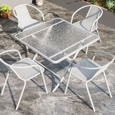 Restaurante al aire libre Balcón Cafetería Patio Jardín Conjunto de silla de ratán y pequeña mesa cuadrada blanca