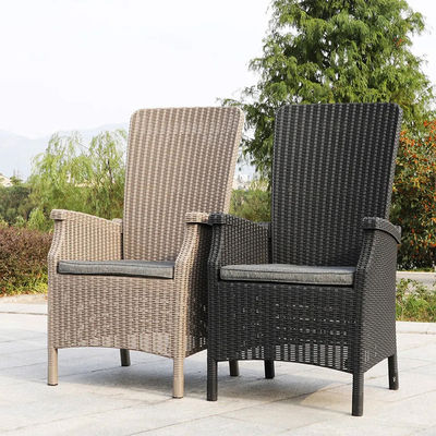 Silla de jardín para muebles de exterior de plástico de espalda alta Silla de brazo para comedor en el patio