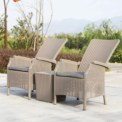 Silla de jardín para muebles de exterior de plástico de espalda alta Silla de brazo para comedor en el patio