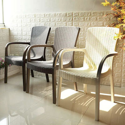 Ocio al aire libre Silla de plástico apilable con respaldo alto para Villa Patio Jardín Cafetería