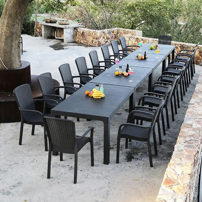 Logotipo personalizado de mesa y silla de comedor de rattan de plástico nórdico para ocio diseño apilable