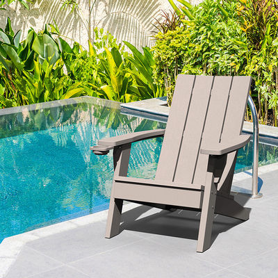 Sillones Adirondack de plástico resistentes al agua La mejor opción del Nordic Outdoor Hotel para el tiempo libre