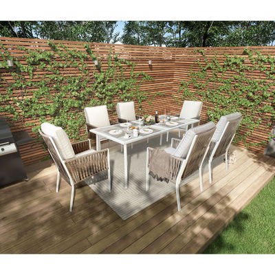 Modernas mesas y sillas al aire libre para restaurantes