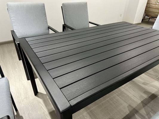 Mesa de comedor L150xW90xH73cm con mesa de HDPE y marco de metal