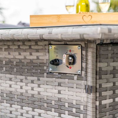 Añadir elegancia a su jardín con AJUNION Wicker tejido sofá conjunto y mesa de fuego