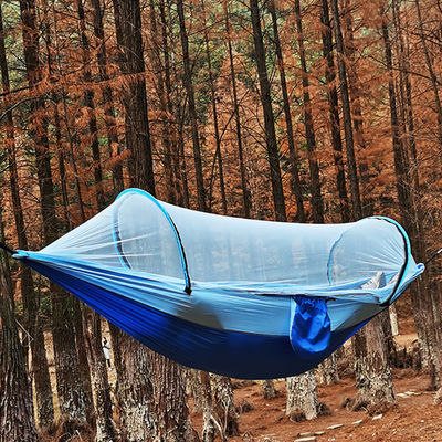 Cama de campamento portátil ligera con mosquiteros y fibra de poliéster