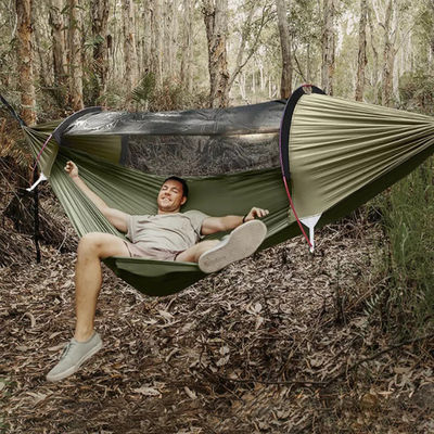 Estilo de diseño moderno Jardín al aire libre Tienda de campamento paracaídas con mosquiteros y cala de lluvia