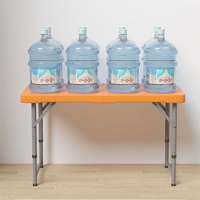 Tabla plegable ajustable portátil de metal de plástico HDPE para hoteles, restaurantes y banquetes