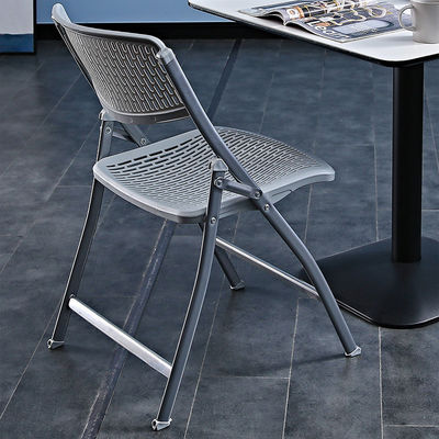 Banquetes al aire libre Eventos de plástico metal plegable silla de comedor blanca negra para el hotel de bodas