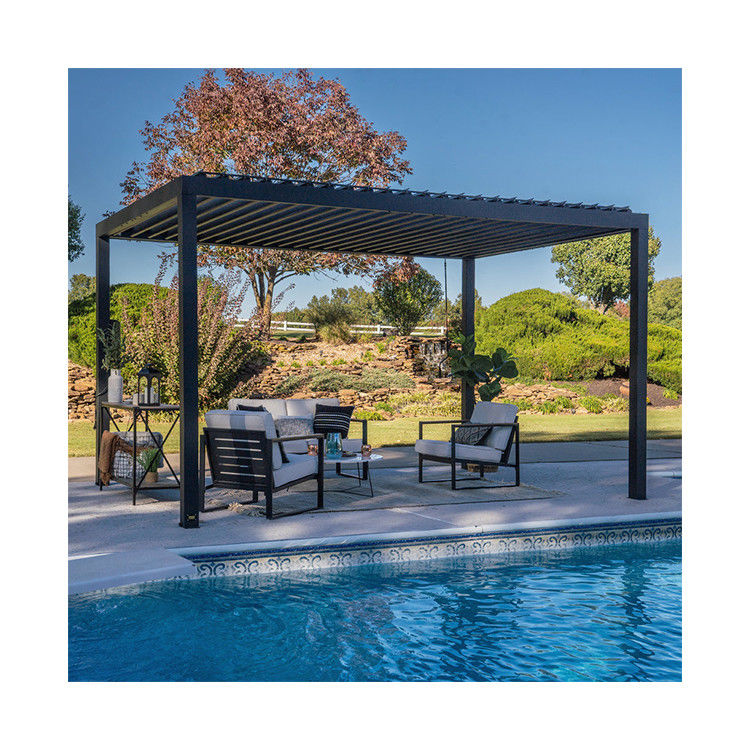Pergola de acero de techo impermeable ajustable para espacios de vida al aire libre de trabajo pesado