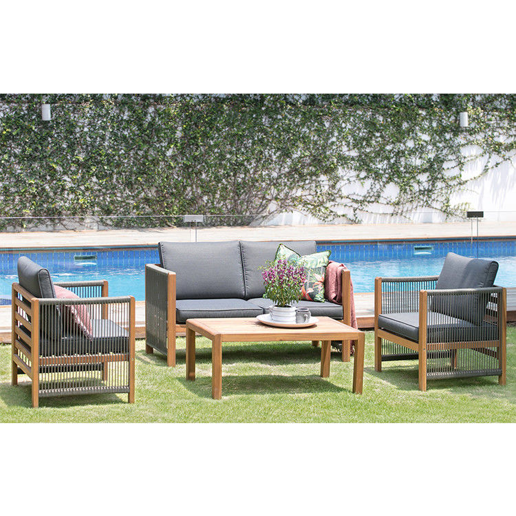 Muebles para exteriores con sillas de madera y tejido de ratán PE W71 x D66 x H64cm
